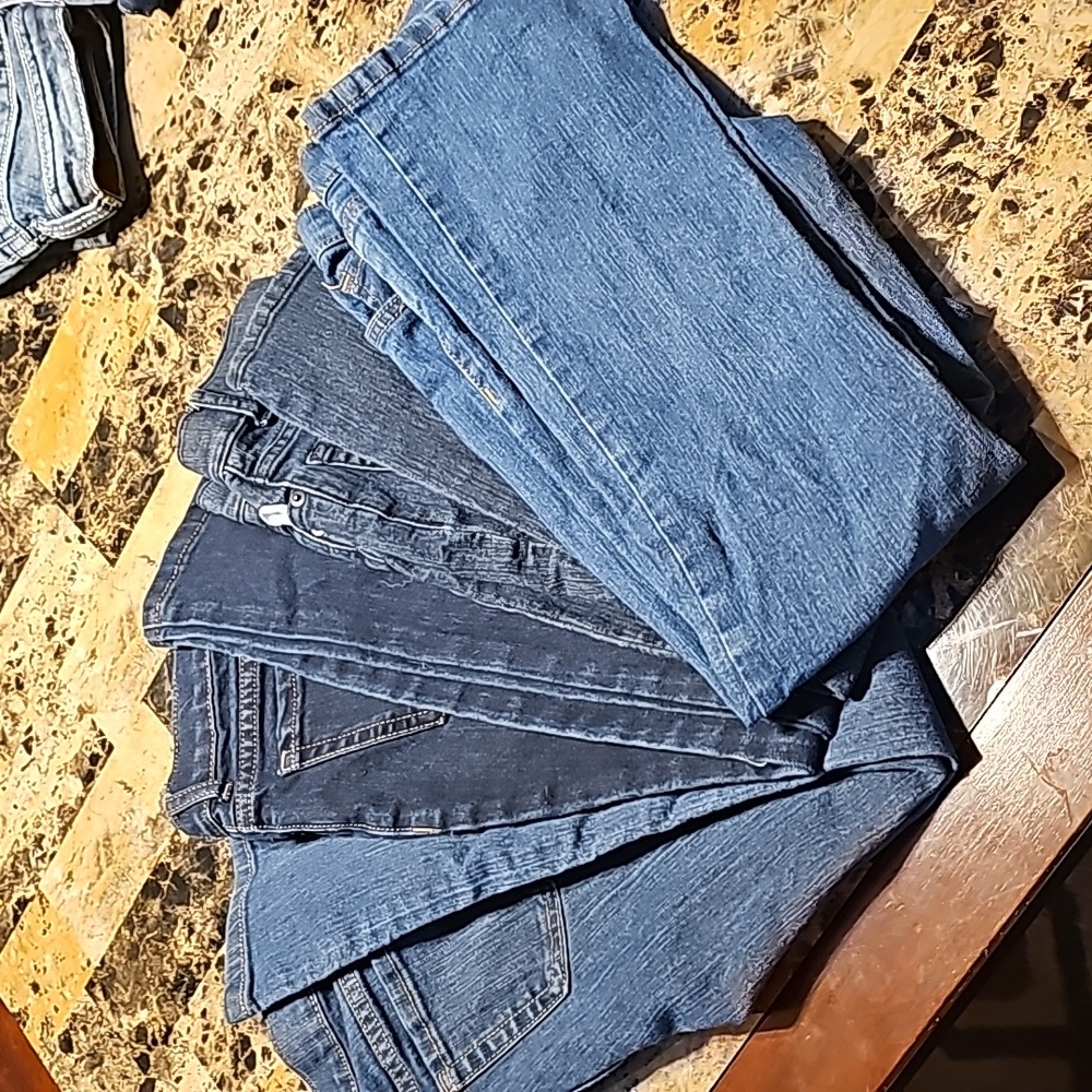 Bundle of 4 bootcut jeans